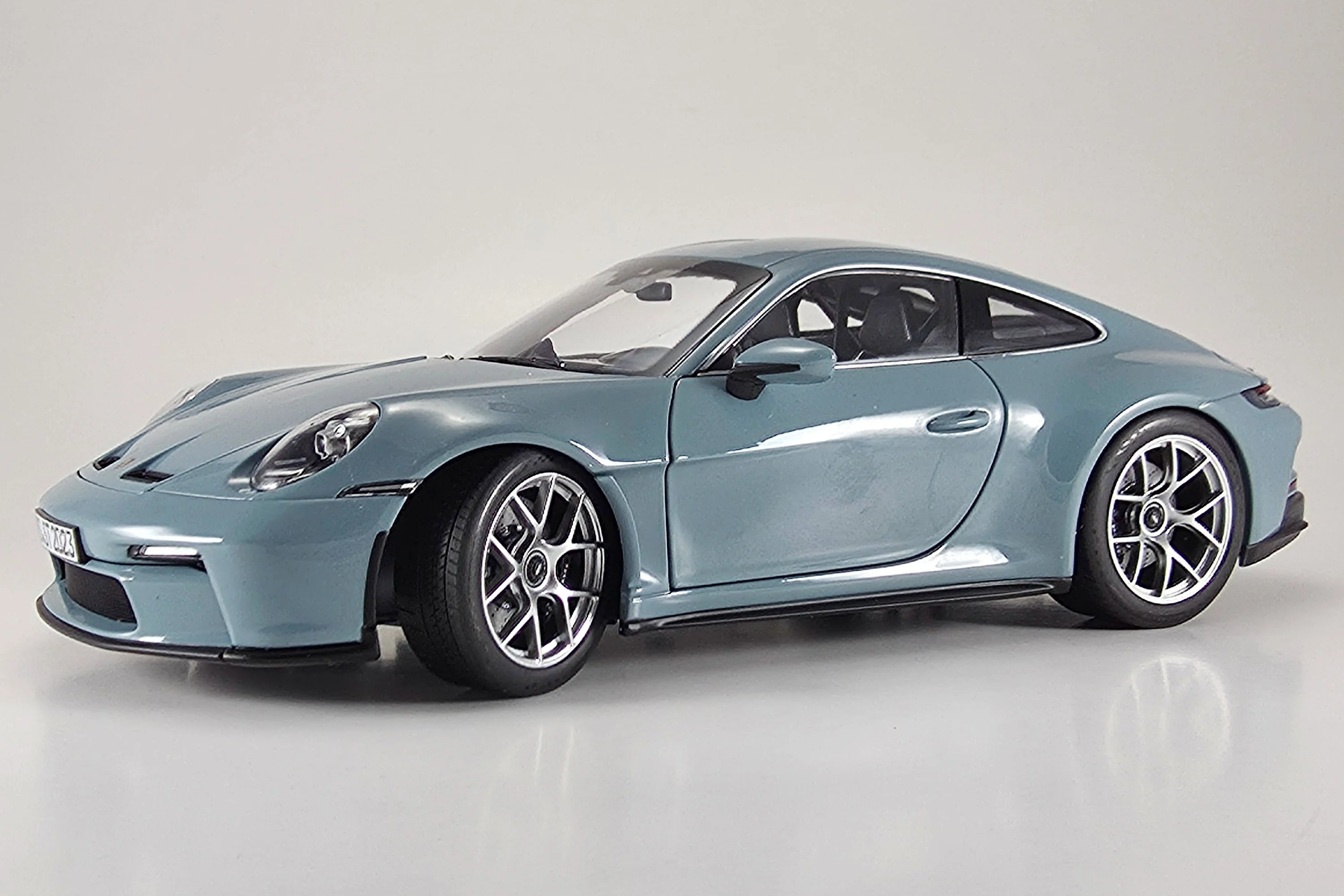 Porsche 911 S/T (2023) - 1:18 Scale Diecast Model Car by Norev - Mearch