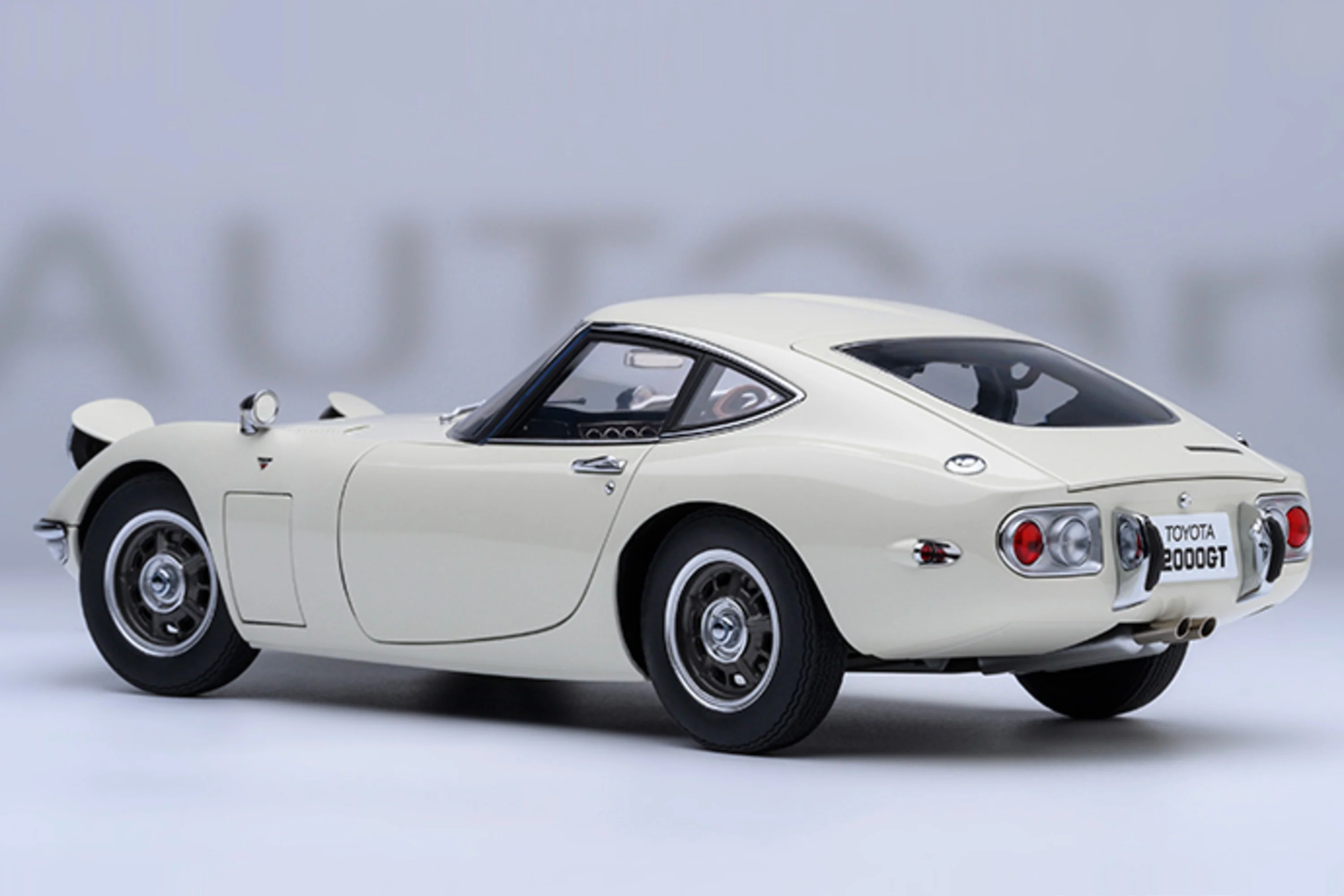 Toyota 2000GT (1967) - 1:18 Scale Model Car - Mearch
