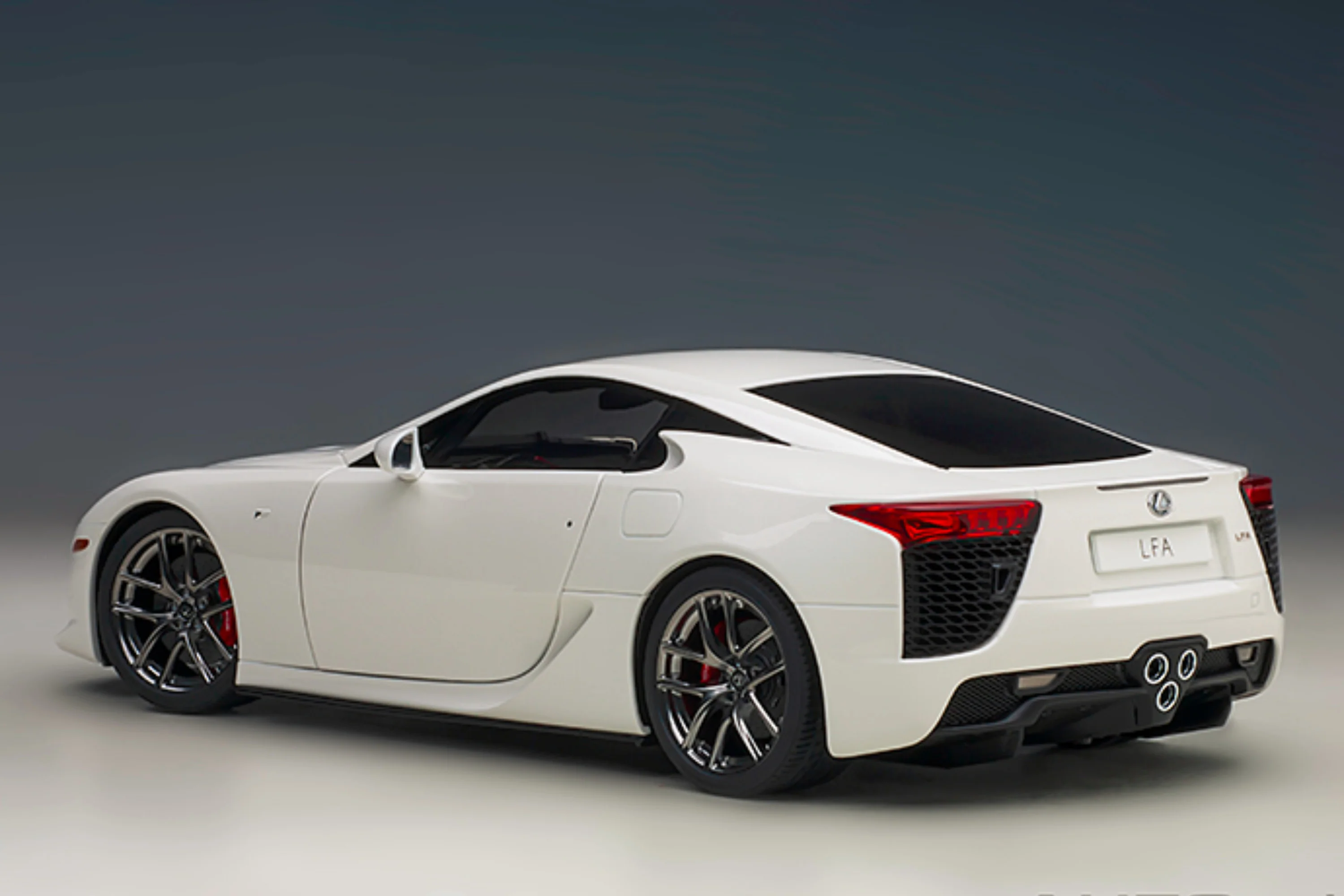 Lexus LFA - 1:18 Scale Model Car by AUTOart - Mearch