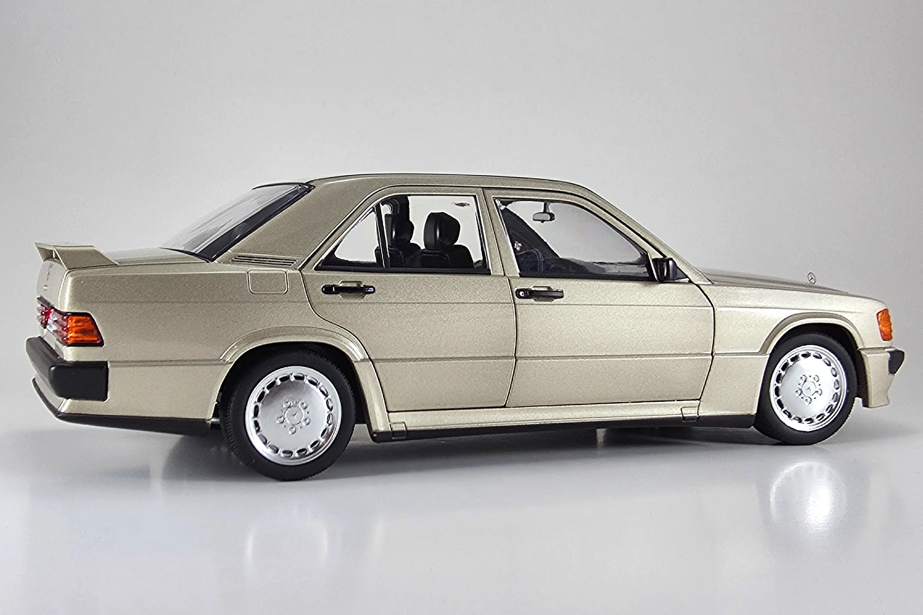 Mercedes-Benz 190E 2.3-16 - 1:18 Scale Diecast Model Car by Norev - Mearch