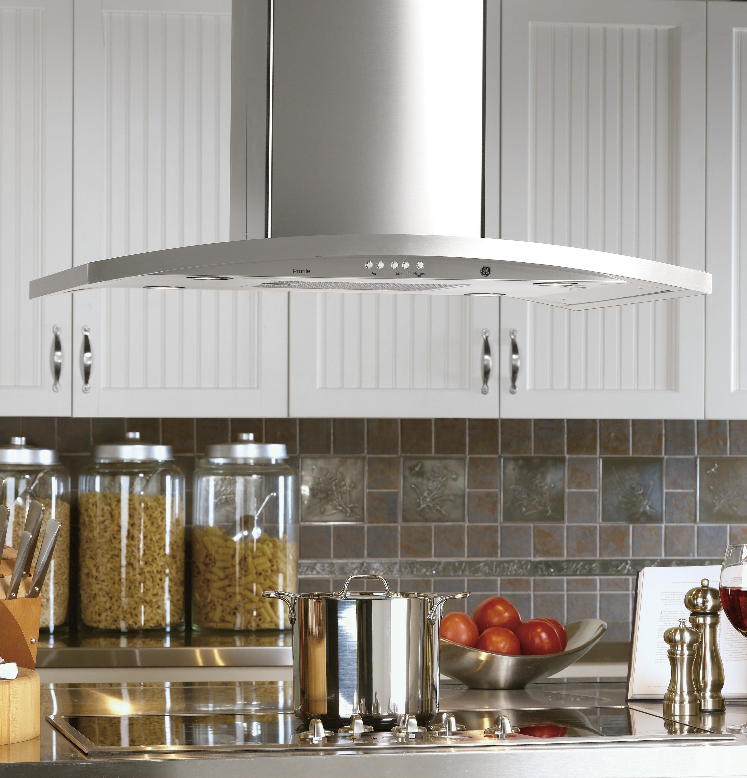 2025 Designer 36′′ Convertible Range Hood – Stainless steel