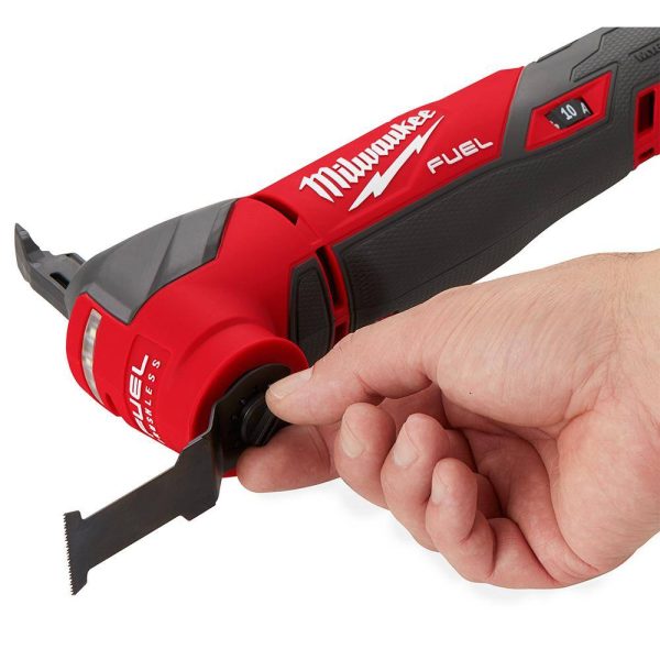 2025 2836-21 M18 FUEL 18V Lithium-Ion Cordless Brushless Oscillating Multi-Tool Kit with one 5.0 Ah Battery, Charger and Tool Bag