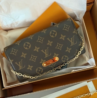 LV M82509 Wallet On Chain Lily - LuxuryEva