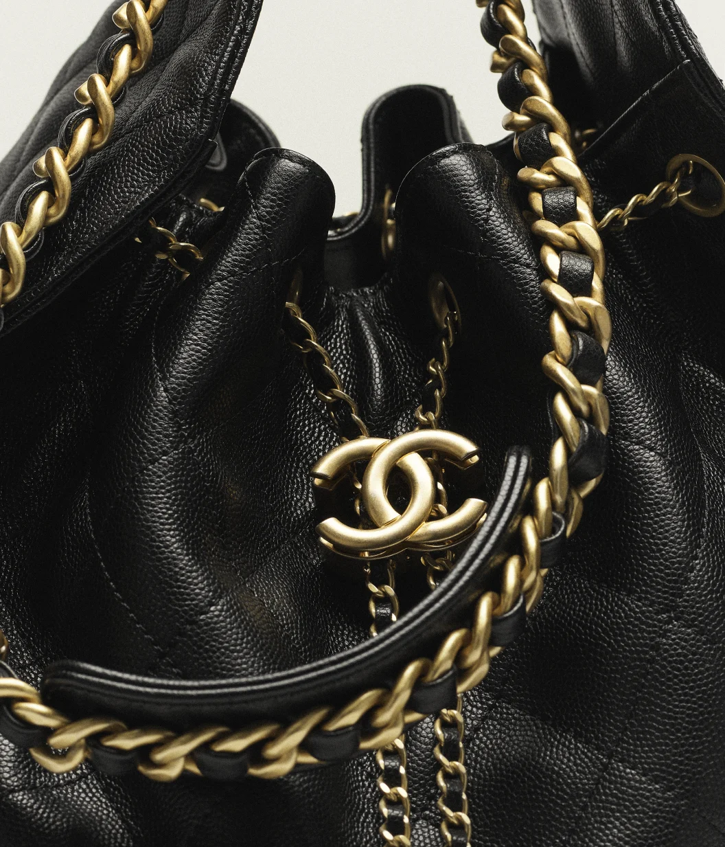 CHANEL 25 Medium Handbag Black - LuxuryEva