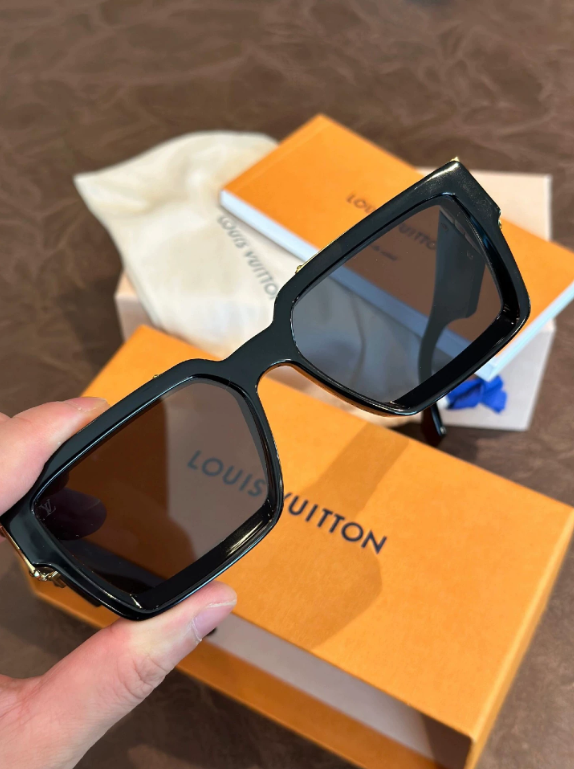 LV Z1165E 1.1 Millionaires Sunglasses - LuxuryEva