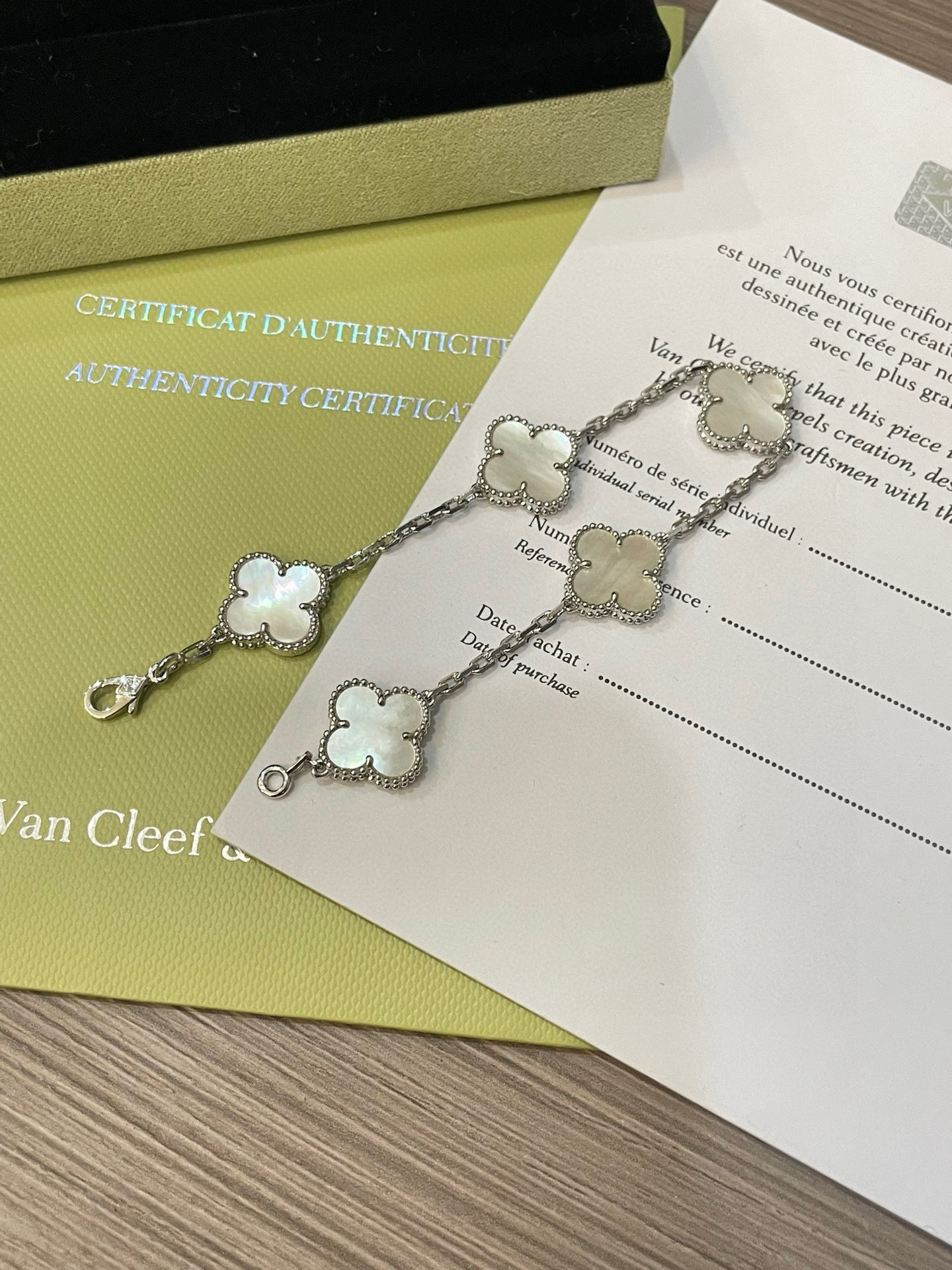 Van Cleef & Arpels Clover Jewelry Set - LuxuryEva