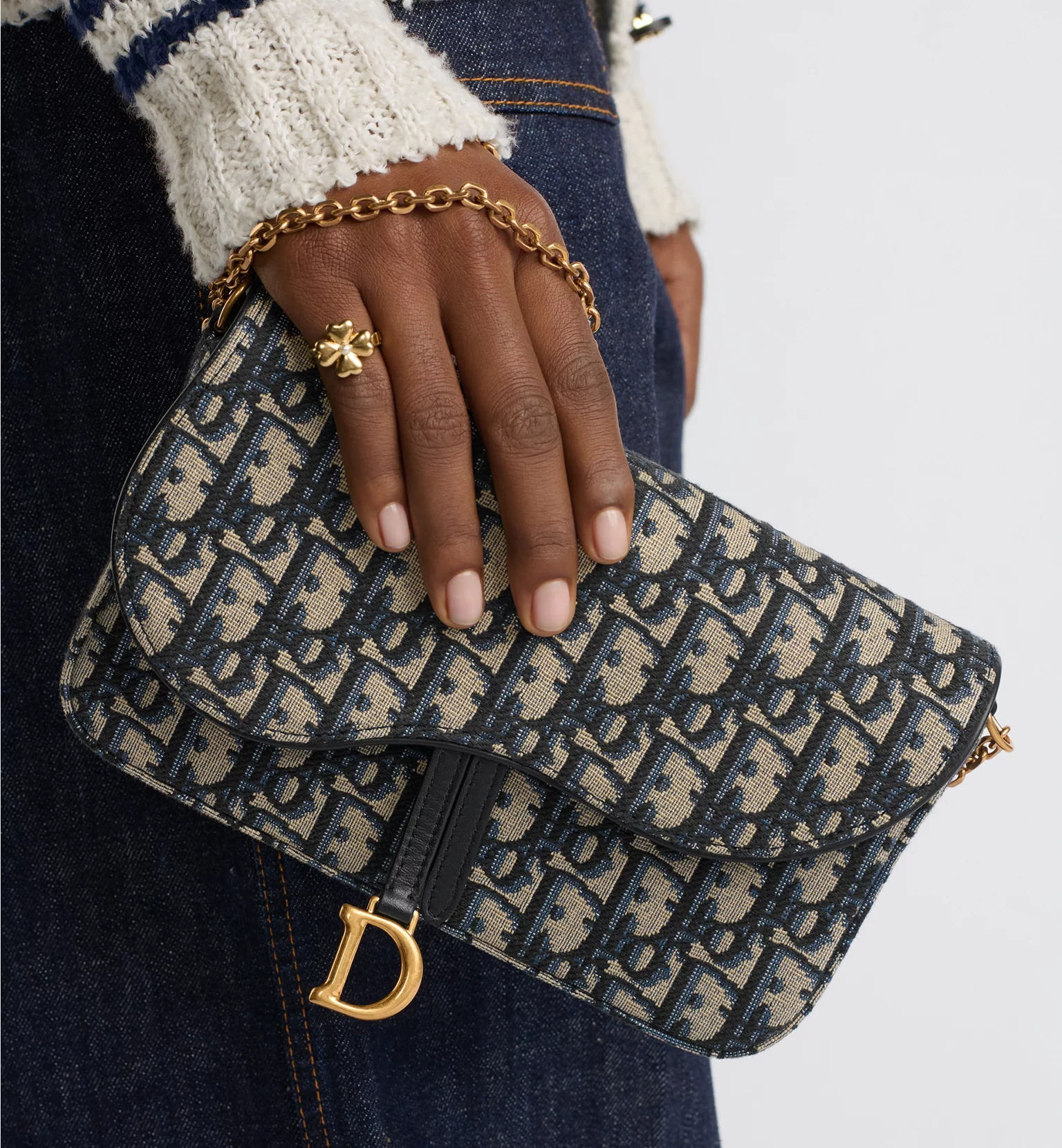 Medium Saddle Pouch with Chain - LuxuryEva