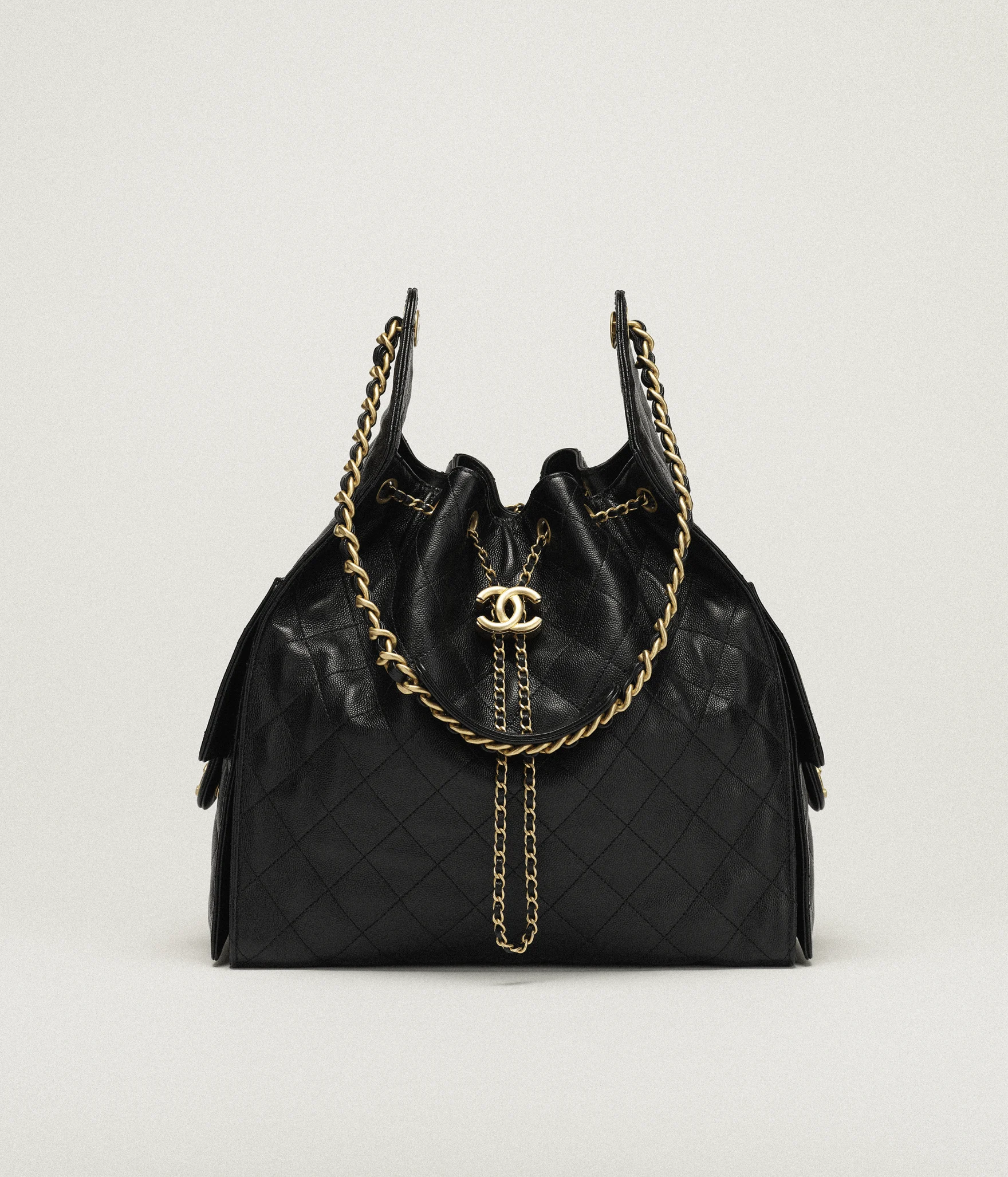 CHANEL 25 Medium Handbag Black - LuxuryEva