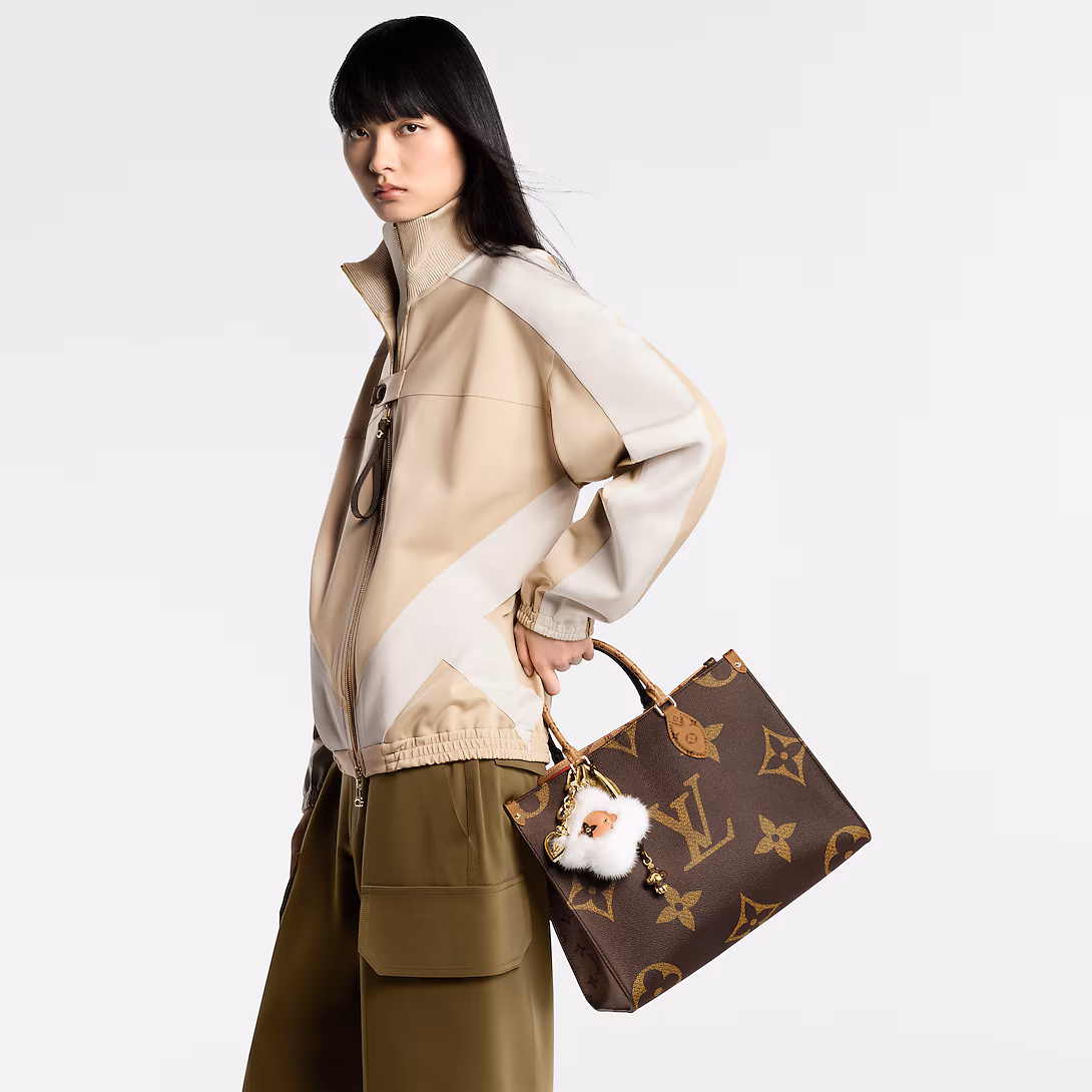 LV Mini Vivienne Bag Charm M02177 - LuxuryEva