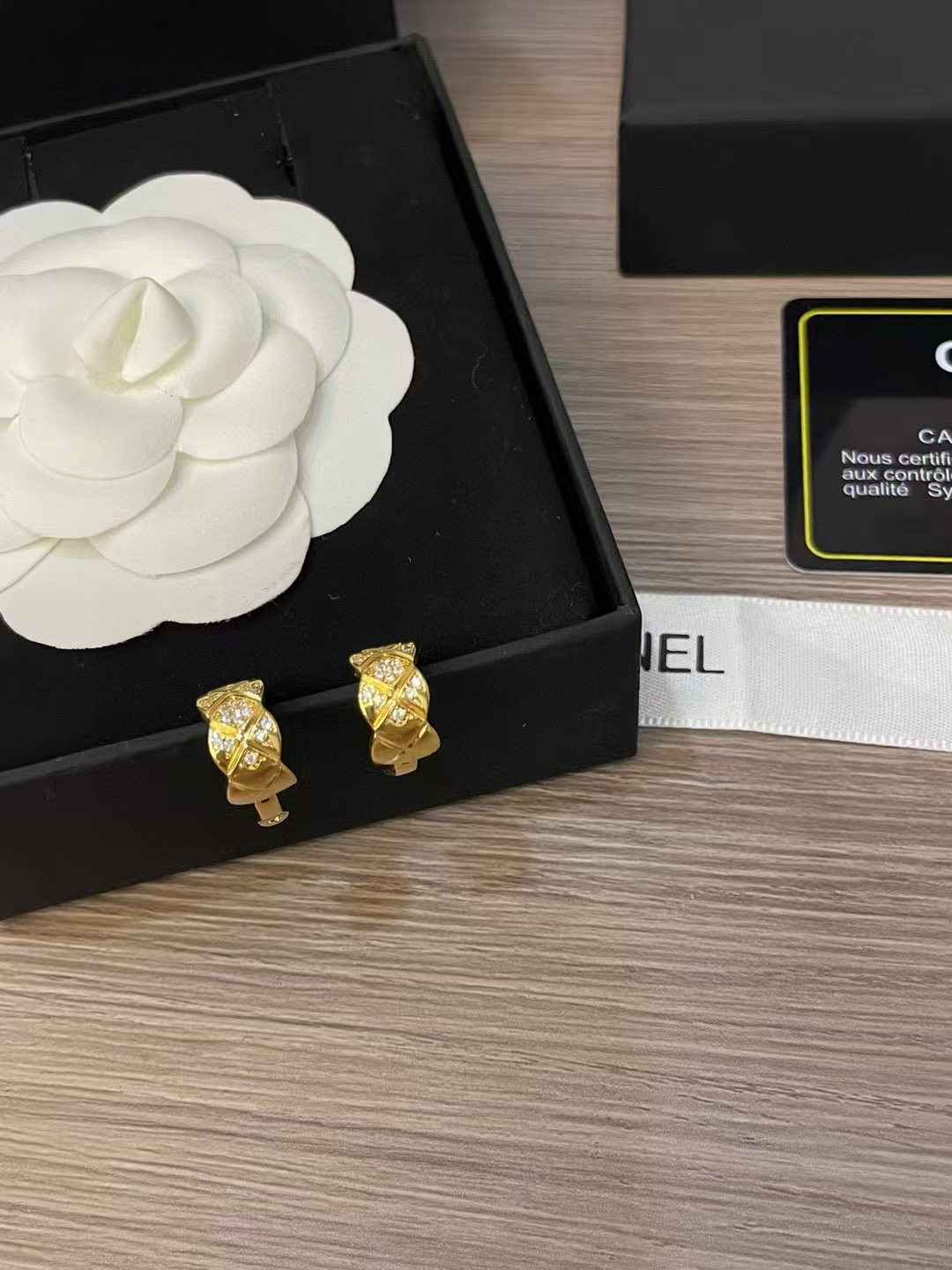 CHANEL quilted pattern earrings - LuxuryEva