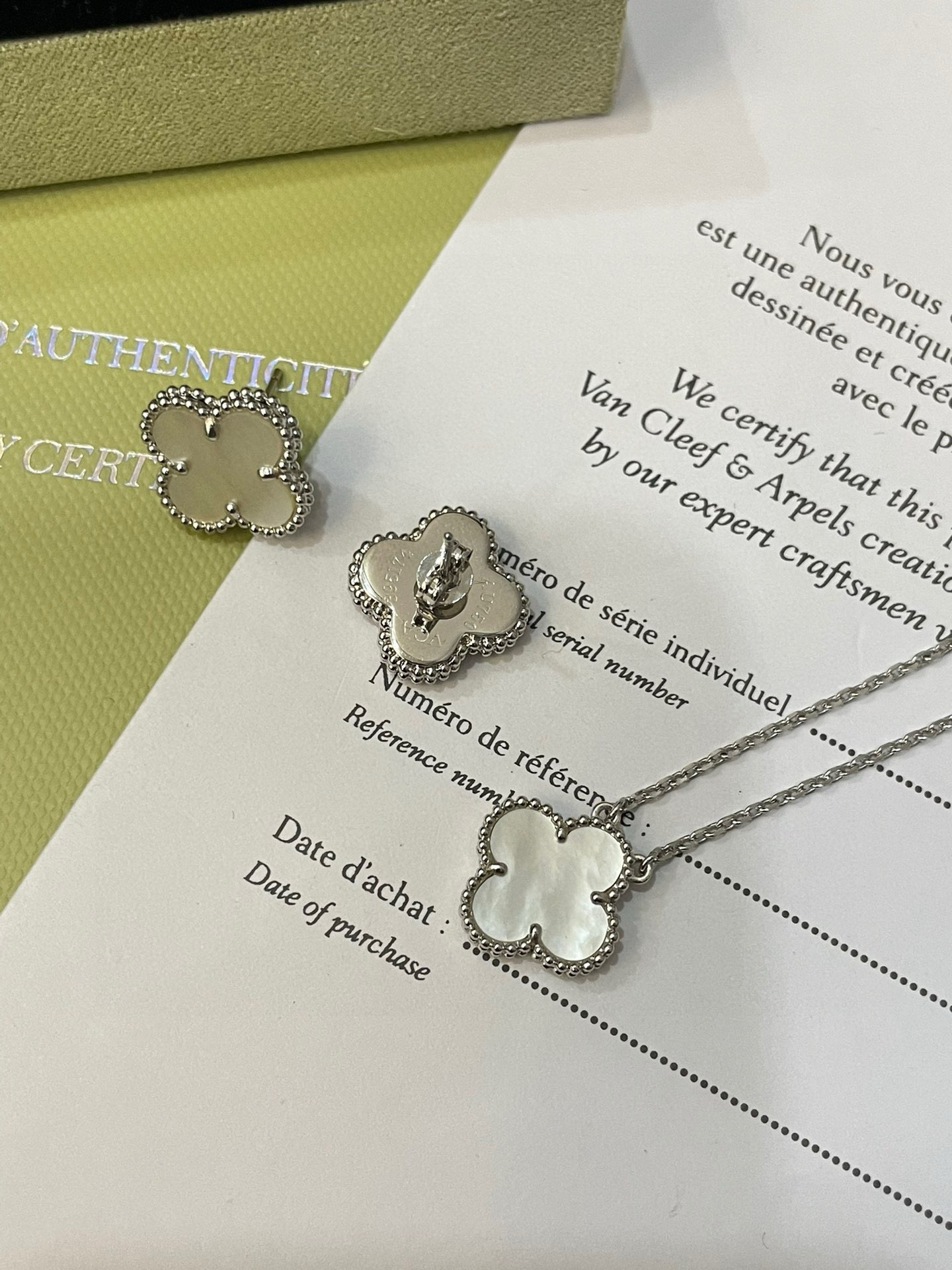 Van Cleef & Arpels Clover Jewelry Set - LuxuryEva