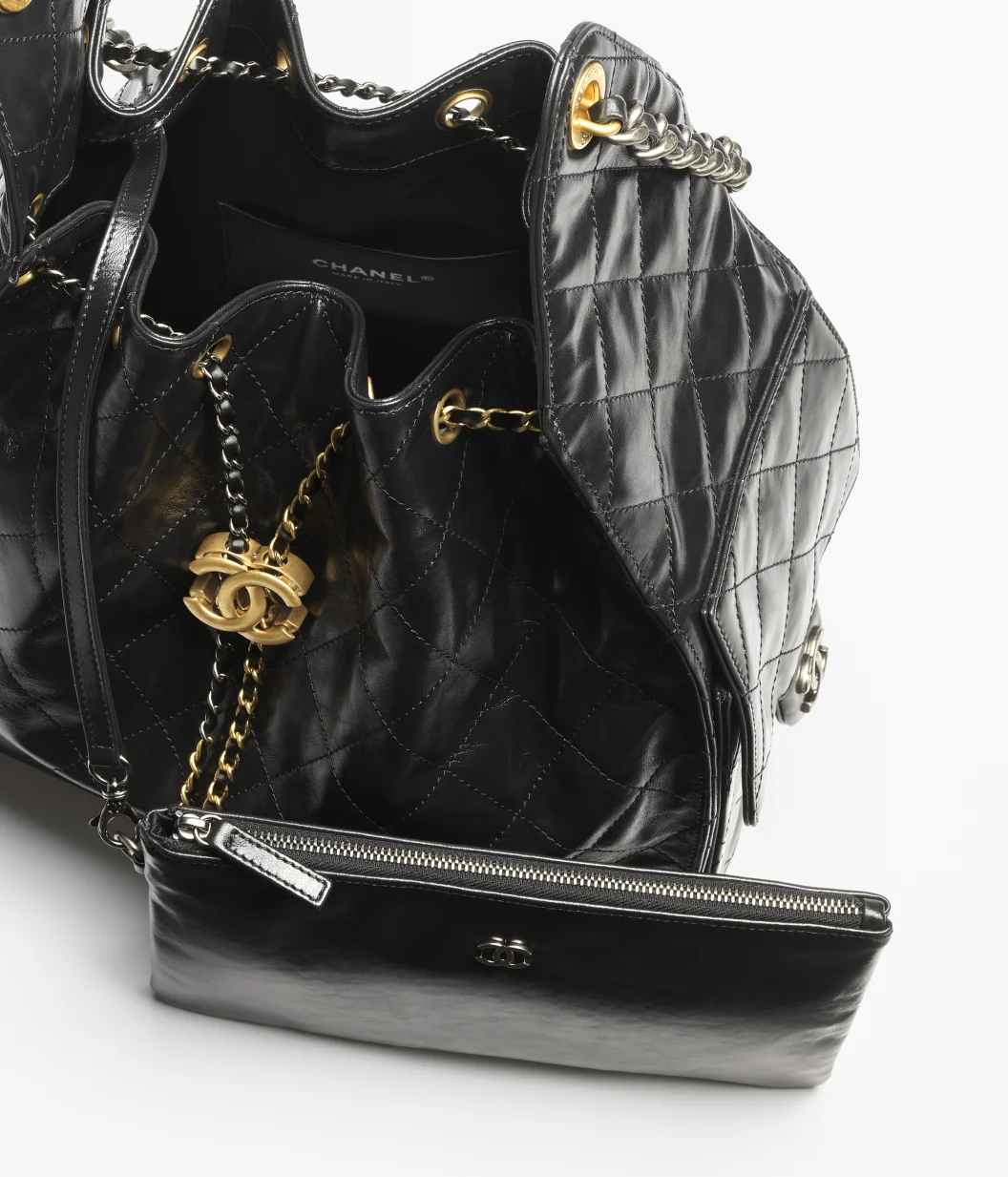 CHANEL 25 Medium Handbag Shiny Crumpled Calfskin - LuxuryEva