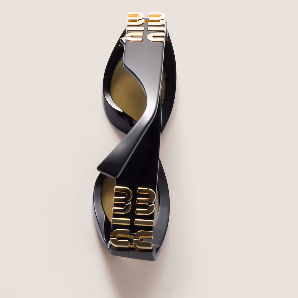 FROM THE RUNWAY Miu Glimpse sunglasses  MYR 2,060 - LuxuryEva