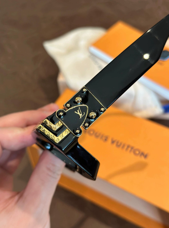 LV Z1165E 1.1 Millionaires Sunglasses - LuxuryEva