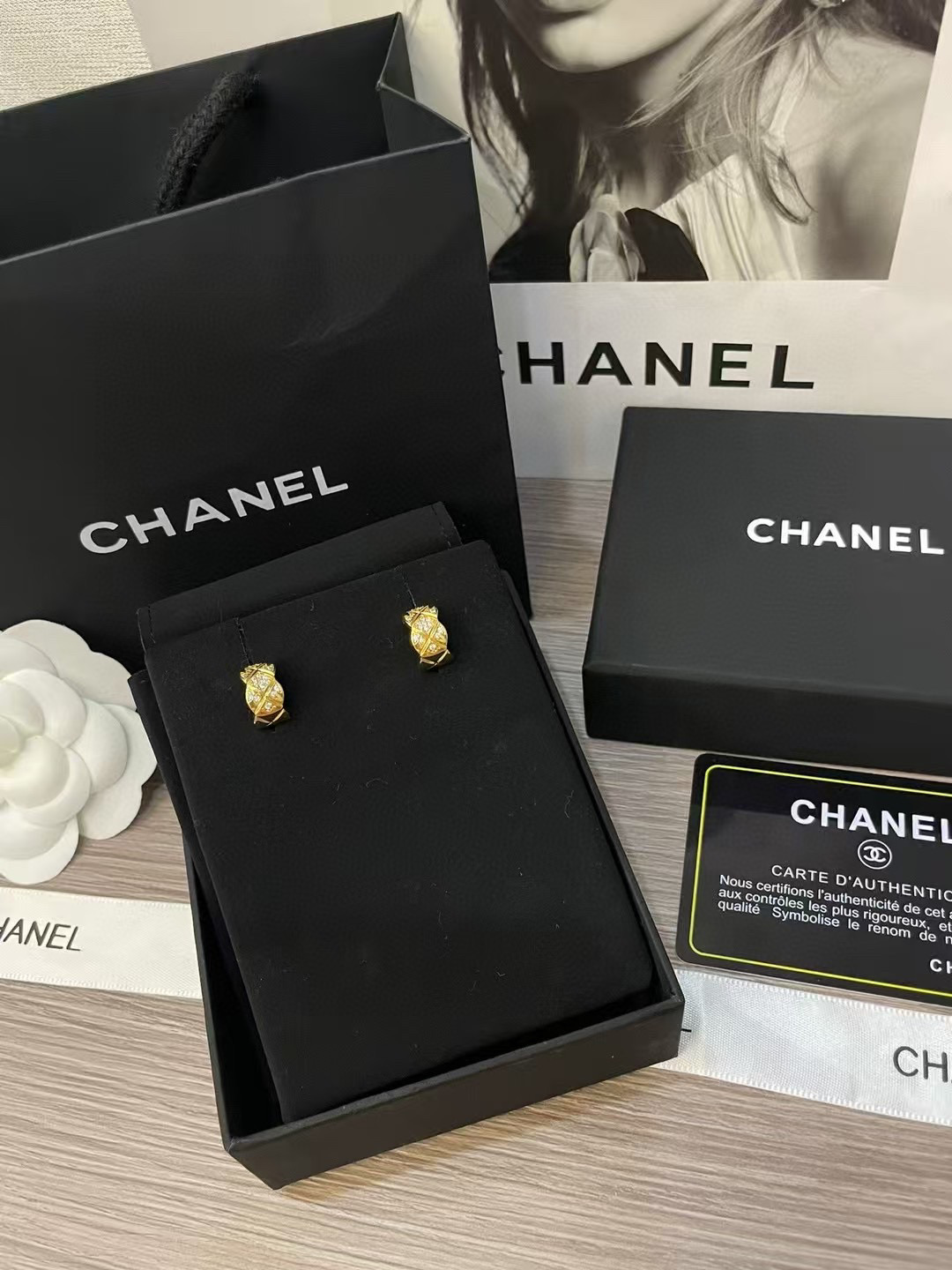 CHANEL quilted pattern earrings - LuxuryEva