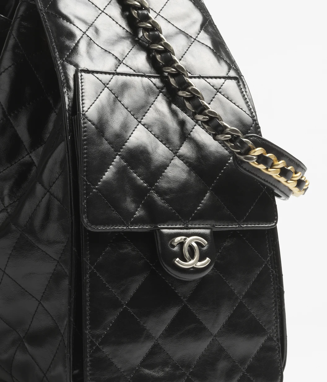 CHANEL 25 Medium Handbag Shiny Crumpled Calfskin - LuxuryEva