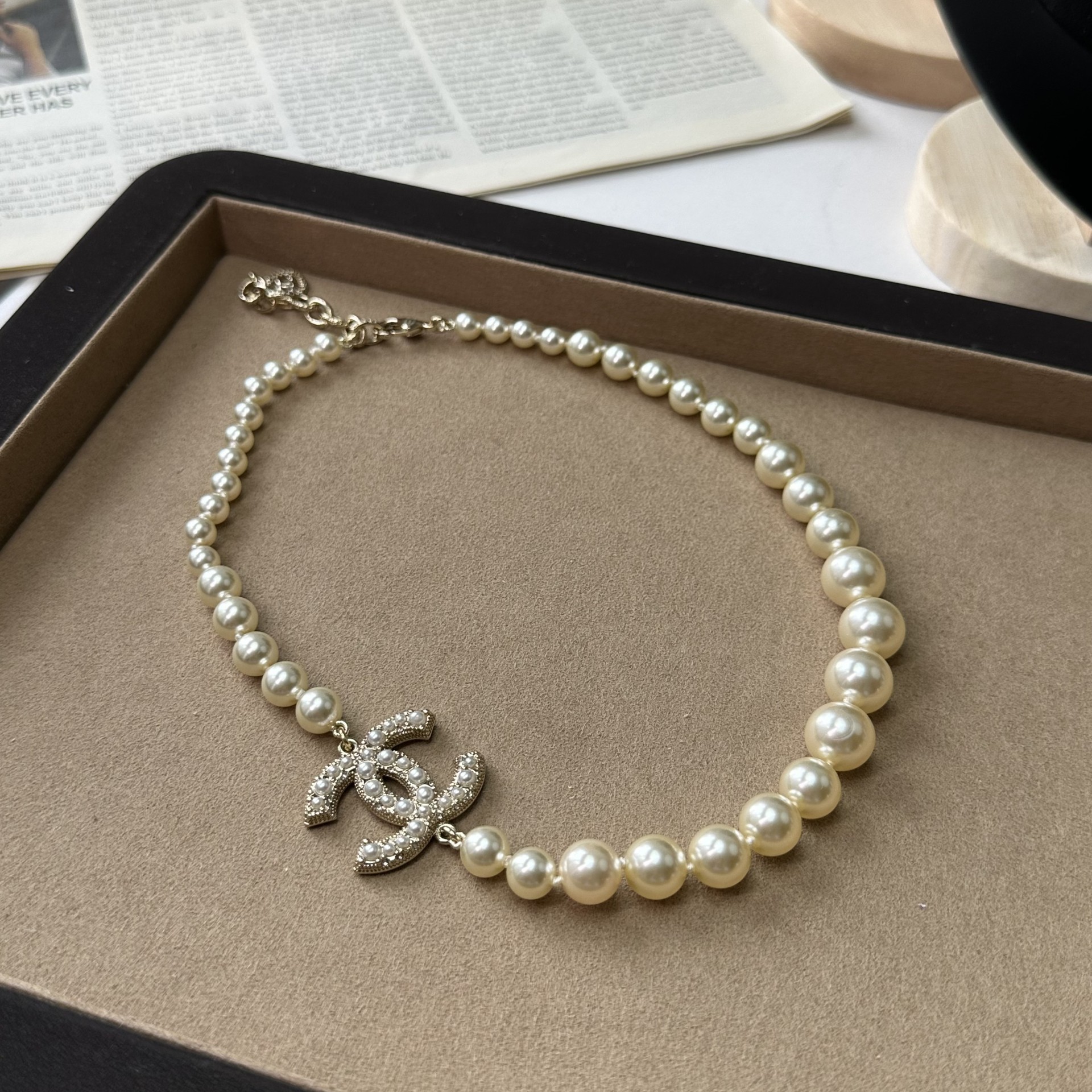 Chanel pearl necklace - LuxuryEva