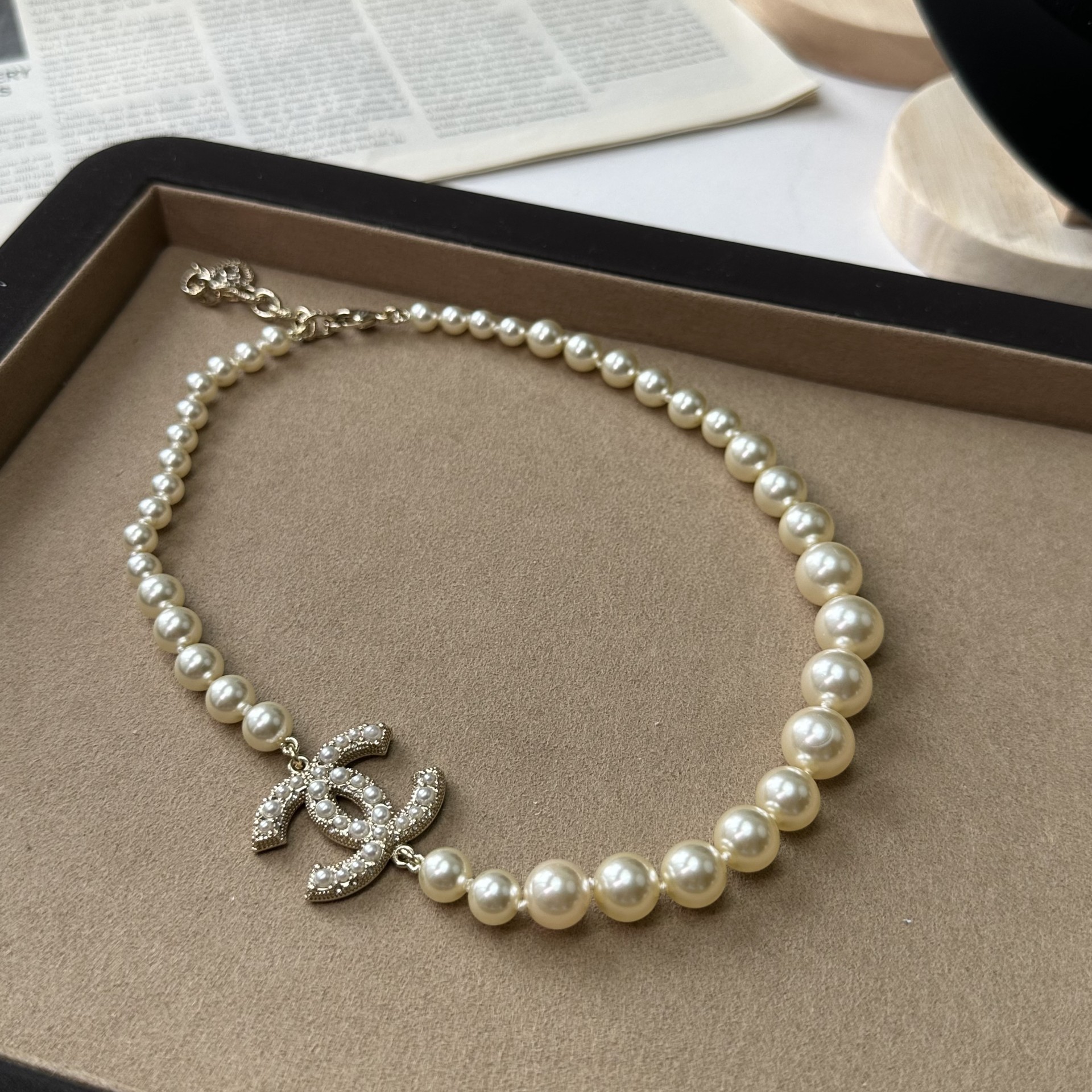 Chanel pearl necklace - LuxuryEva