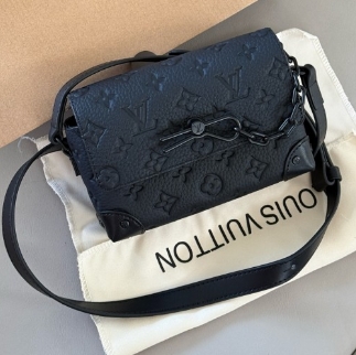 LV M81746 Steamer Wearable Wallet - LuxuryEva