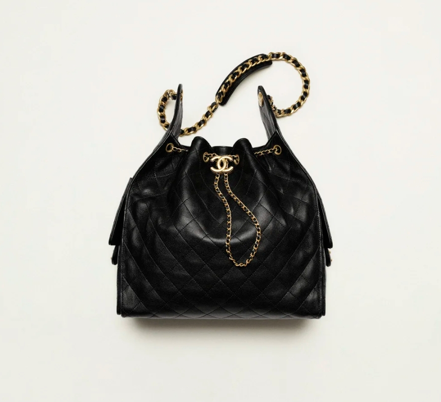 CHANEL 25 Medium Handbag Black - LuxuryEva