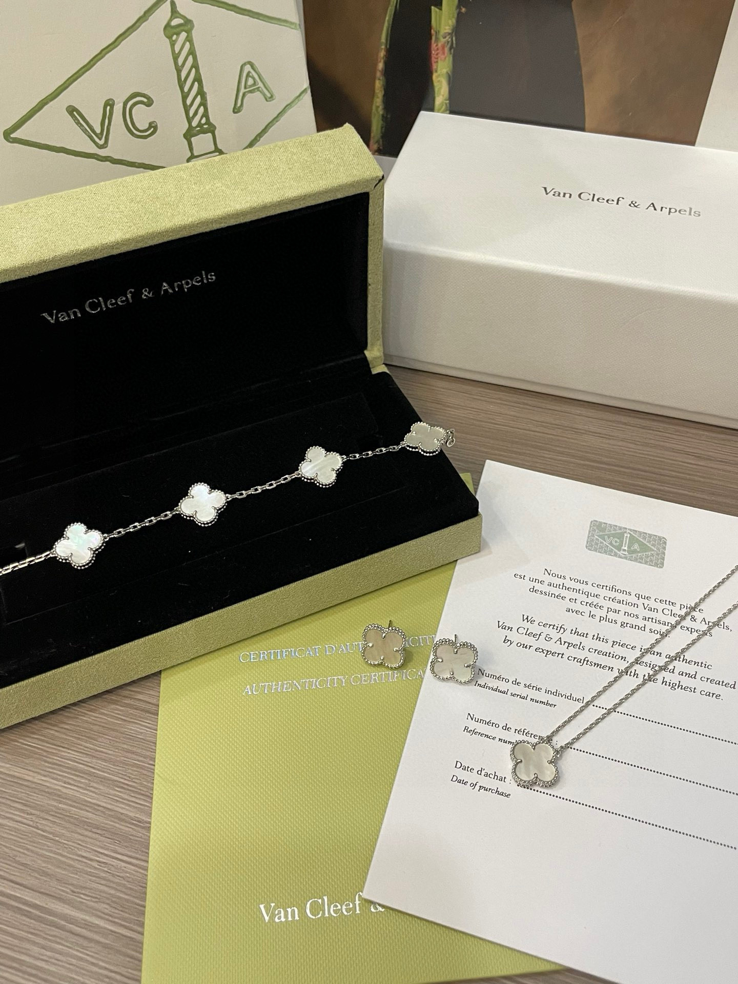 Van Cleef & Arpels Clover Jewelry Set - LuxuryEva