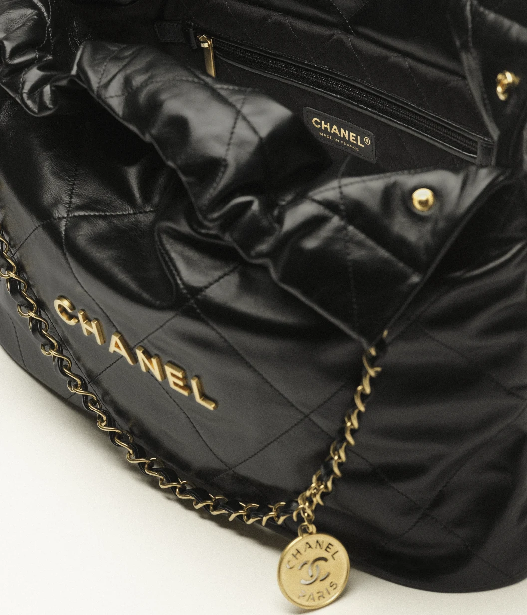 CHANEL 22 Handbag - LuxuryEva